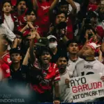 hadir di stadion