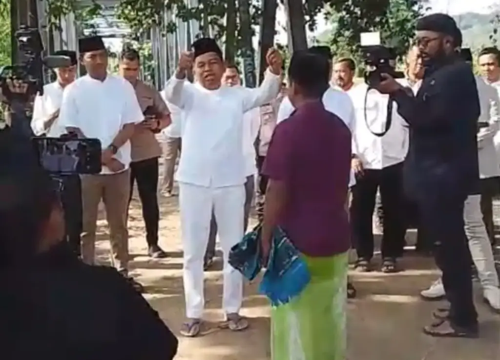 KDM-Siapkan-Perbaikan-Jalan-Rusak-Wilayah-Perbatasan