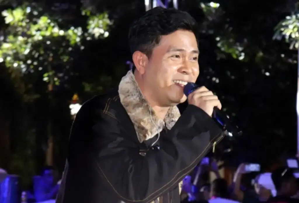 Cakra Khan