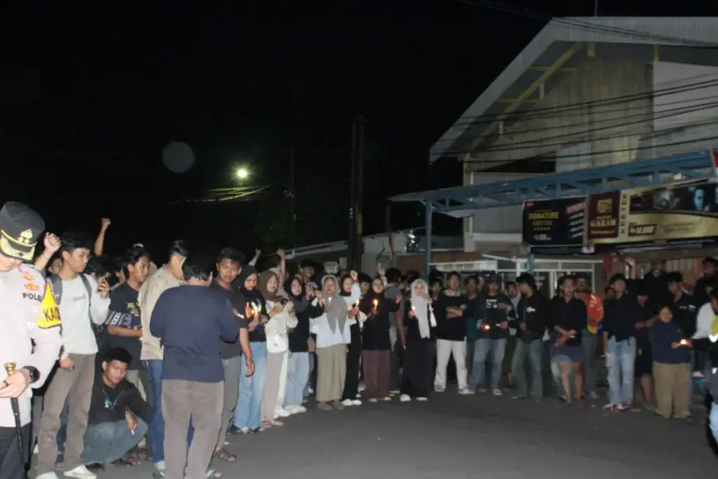 Refleksi-Mahasiswa-Cirebon-Atas-Meninggalnya-Affan-Kurniawan-Pengemudi-Ojol-Yang-Dilindas-Rantis-Brimob