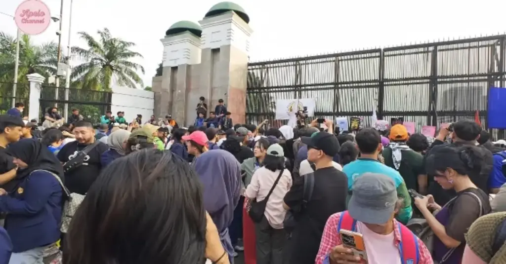 Demonstrasi-Suarakan-Perubahan-DPR-RI
