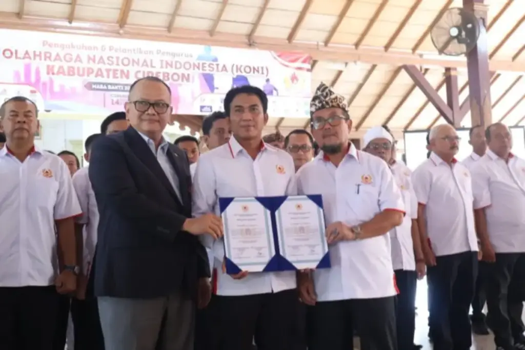 Dilantik Jadi Ketua KONI Kabupaten Cirebon 2025-2029, Wabup Jigus Target Lompatan Prestasi Olahraga Ketua KONI