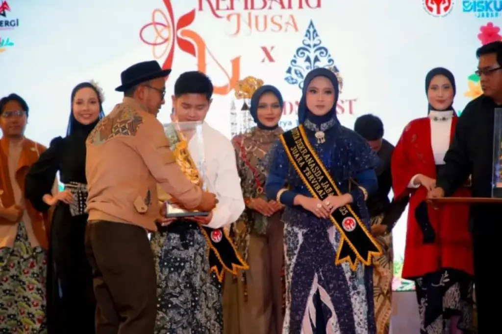 Intan Safarina Sabet Gelar 'Terviral 2025' untuk Indramayu, Strategi Promosi Digital Dekranasda Jadi Sorotan Duta-Deskranada-Jawa-Barat-2025