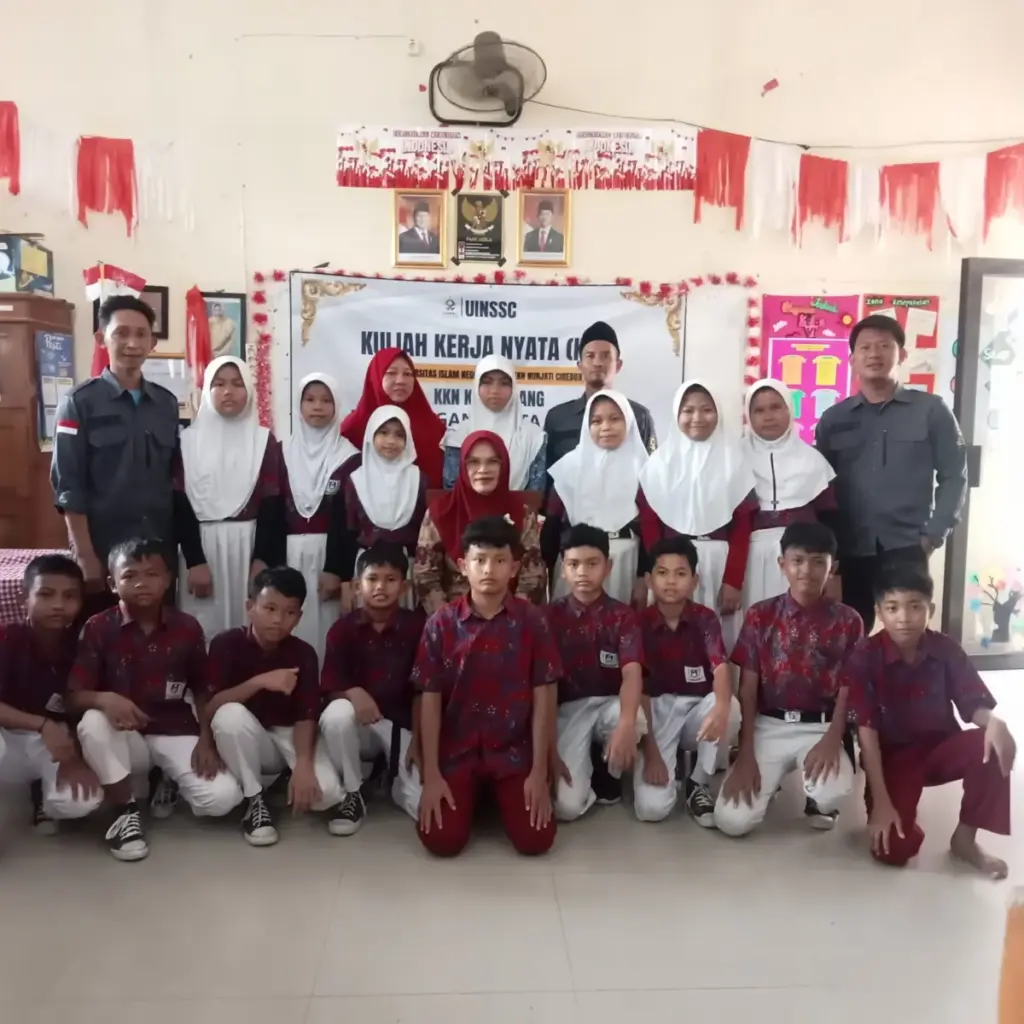 KKN Mahasiswa PJJ PAI UIN SSC Beri Warna Baru, Latih Siswa SDN Pekalangan Pemanfaatan Canva KKN-Mahasiswa-PJJ-UIN-SSC