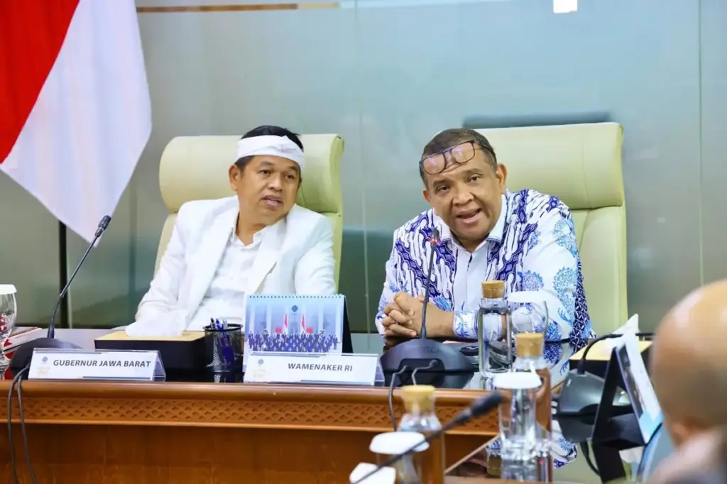 Dedi-Mulyadi-dan-Wamenaker-Afriansyah-Noor