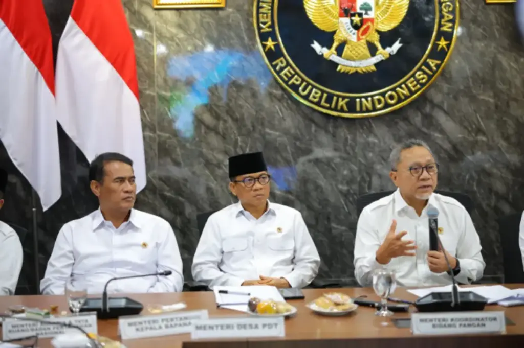 Pertama dalam Sejarah RI, Harga Pupuk Subsidi Turun 20% Tanpa Beban APBN, Zulhas: Ini Terobosan Fenomenal Rakortas-Pangan