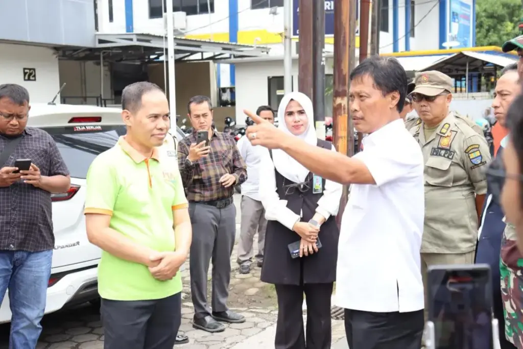 Effendi-Edo-Sikat-Parkir-Liar