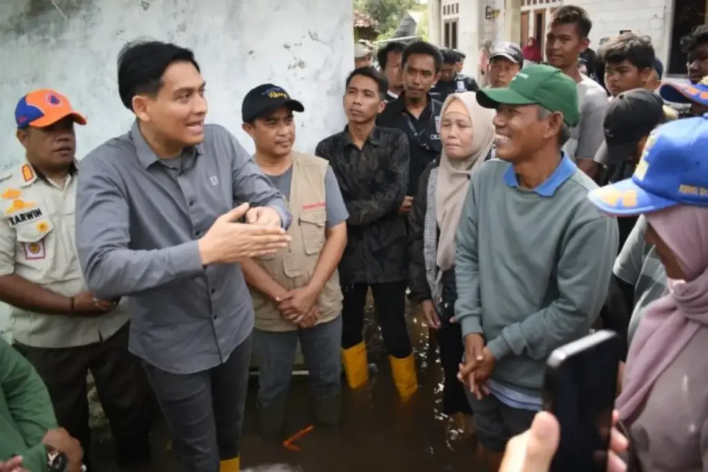 Lucky-Hakim-Tinjau-Korban-Banjir
