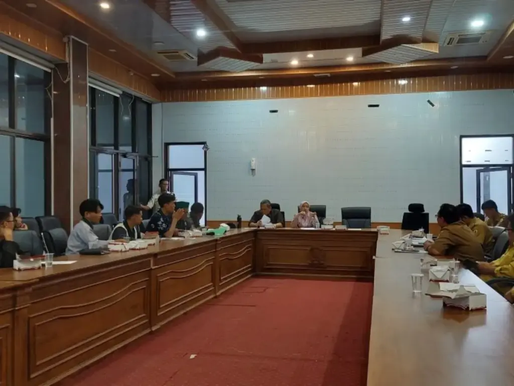 HMI-DPRD-Cirebon-Audiensi-Hiburan-Malam