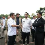 Mentan-Amran-Sulaiman-Tinjau-Longsor-Cisarua