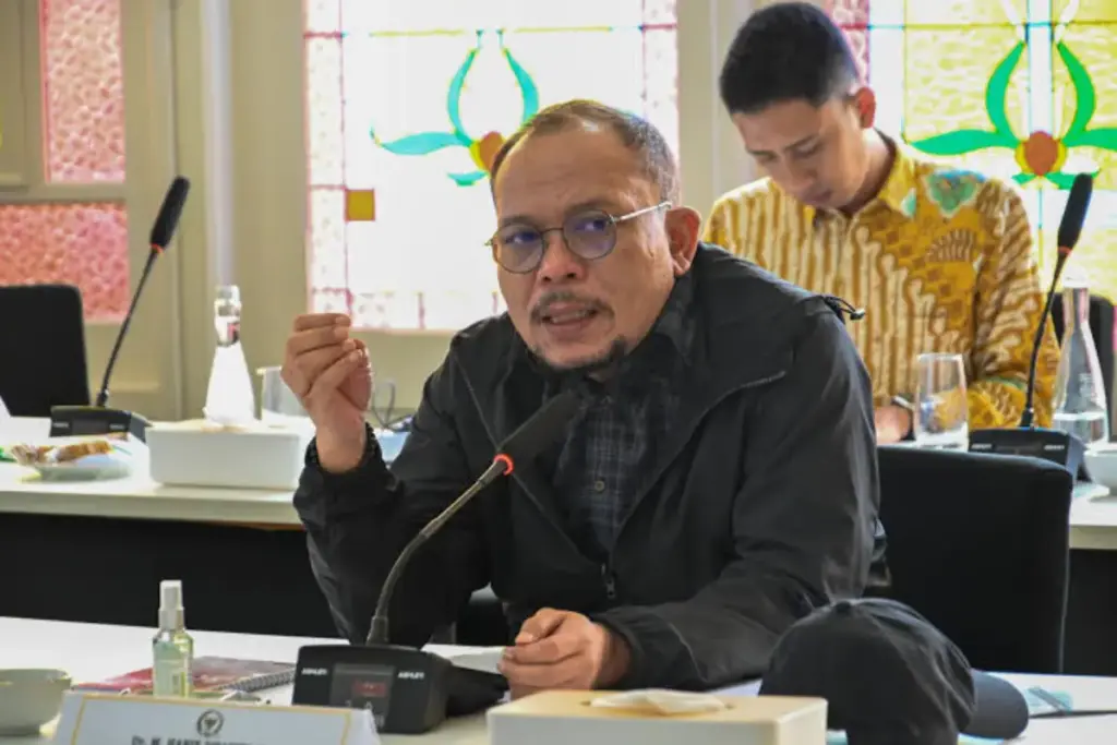 Komisi-XI-Hanif-Dakhiri