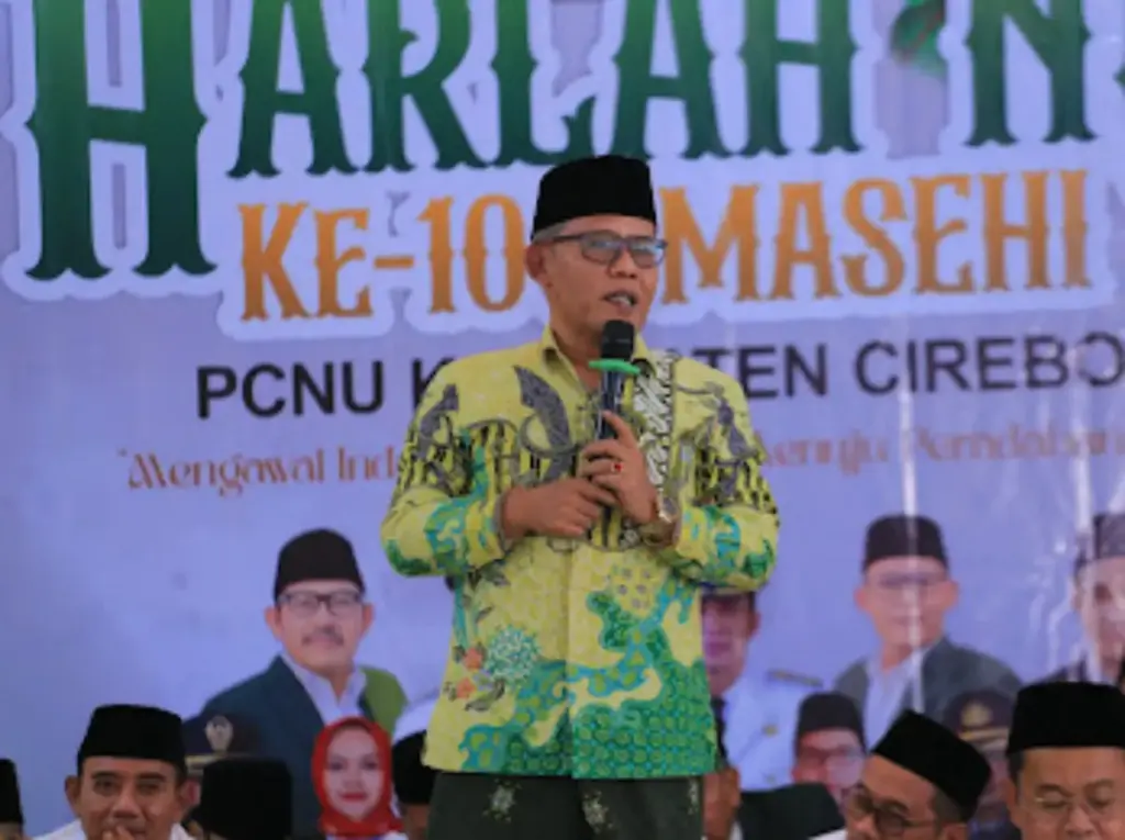 Ketua-PCNU-Kabupaten-Cirebon-KH-Aziz-Hakim-Saerozi