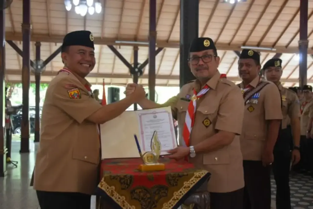 Bupati Cirebon Dorong Gerakan Pramuka Perkuat Karakter Generasi Muda di Tengah Arus Digitalisasi Global Pelantikan-Mabincab-Gerakan-Pramuka-Kabupaten-Cirebon