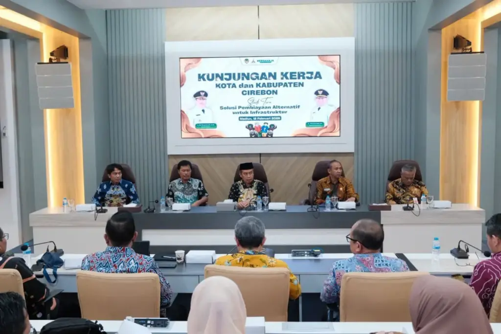 Wali Kota Cirebon Berguru ke Madiun, Bongkar Rahasia Pasang Ribuan Lampu Jalan tanpa Kuras APBD Wali-Kota-Cirebon-Effendi-Edo