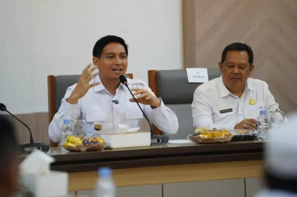 Ditinggal Pengembang, 21 Perumahan di Indramayu Dikepung Banjir, Bupati Lucky Hakim Ambil Tindakan Tegas Bupati-Indramayu-Lucky-Hakim