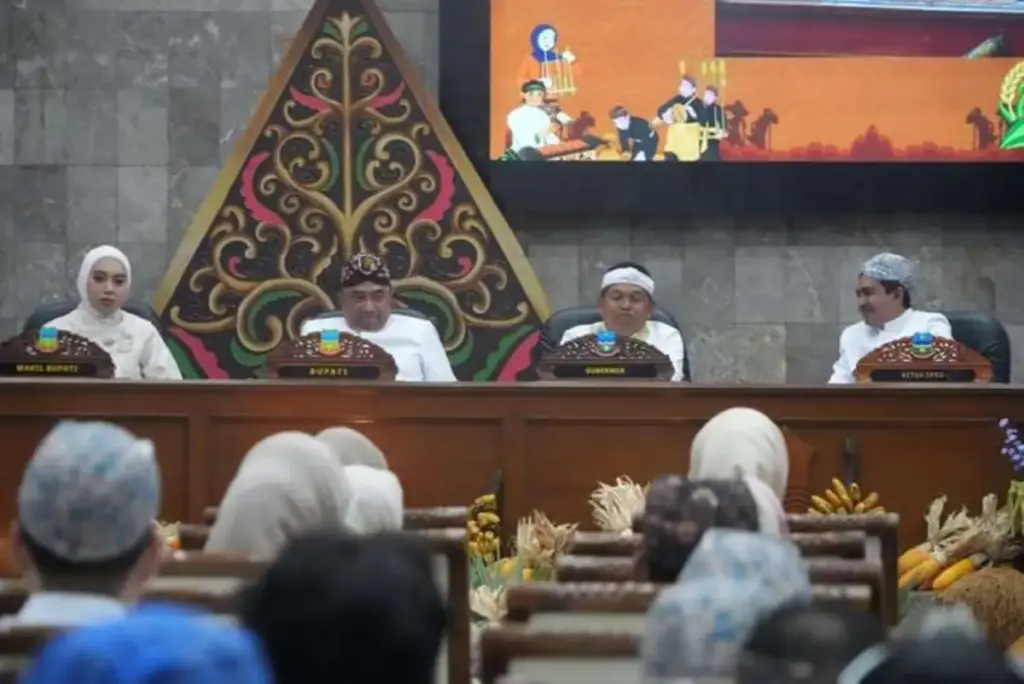 KDM Sentil Potensi Tambang: Garut Harus Hidup dari Pariwisata, Bukan Merusak Alam! Gubernur-Dedi-Mulyadi