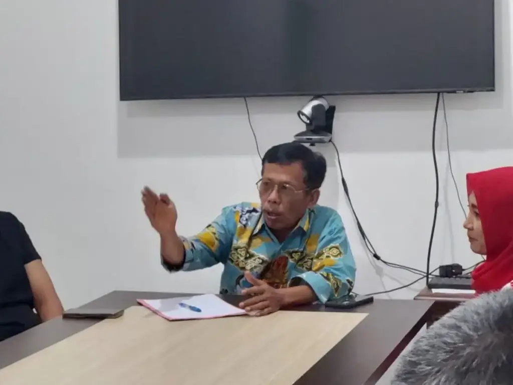 Raperda Adminduk Kabupaten Cirebon Segera Disahkan, Urus KTP dan KK Tak Perlu Antre Pansus-II-DPRD-Kabupaten-Cirebon-Raperda-Aminduk