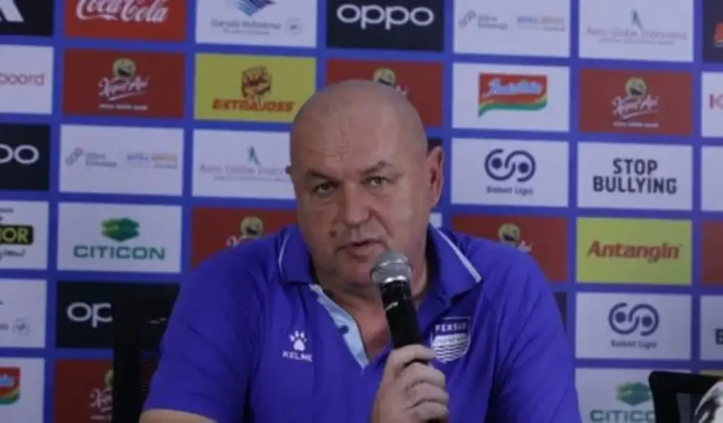 Pelatih-Persib-Bandung-Bojan-Hodak