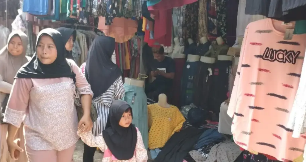 Suasana-Pasar-Jatibarang-Indramayu