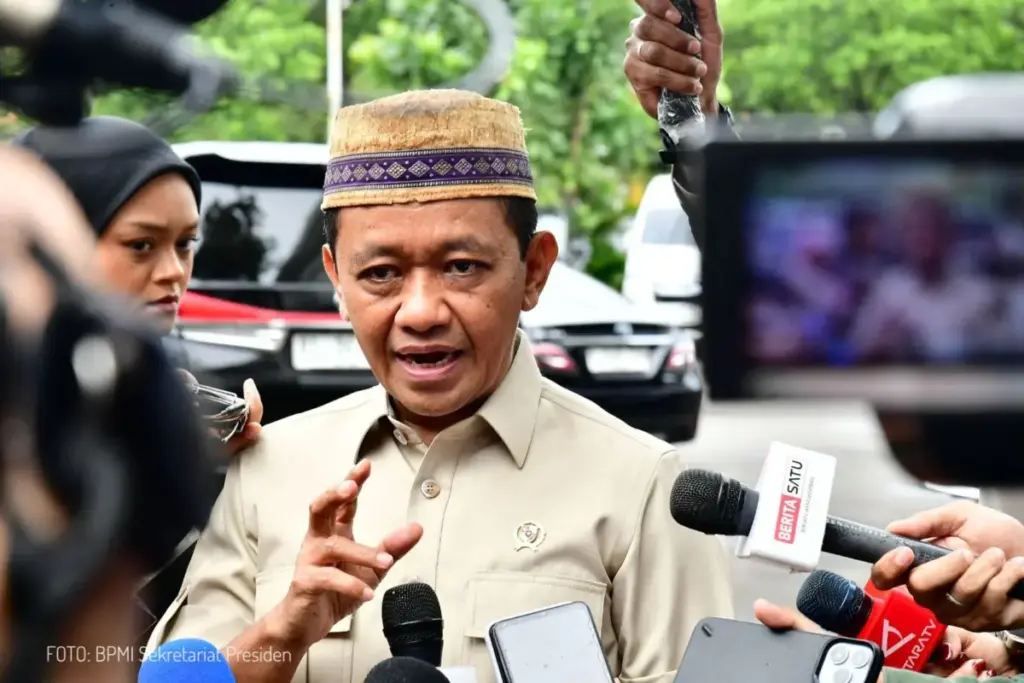 Prabowo Bentuk Satgas Transisi Energi: Targetkan 120 Juta Motor Listrik dan 100 GW PLTS dalam 4 Tahun Menteri-ESDM-Bahlil-Lahadalia