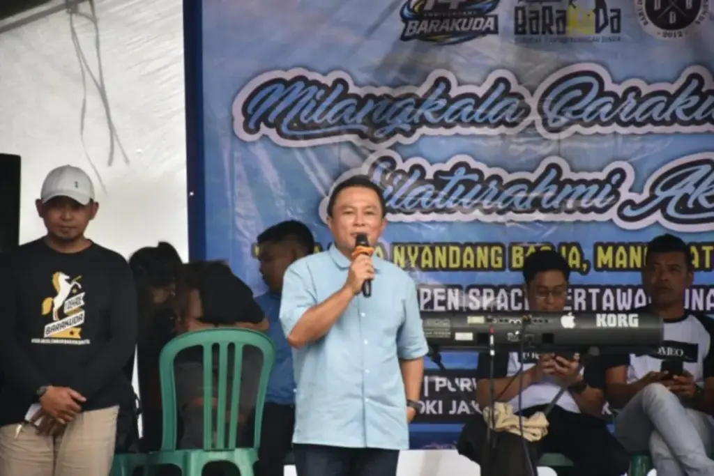 Bupati-Kuningan-Dian-Rachmat-Yanuar