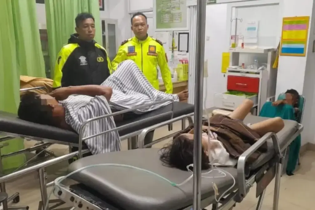 Tragedi Jalur Tengkorak Cingambul: Elf Rombongan Keluarga Karawang Terperosok Parit, 3 Tewas Korban-Kecelakaan-Jalur-Cingambul