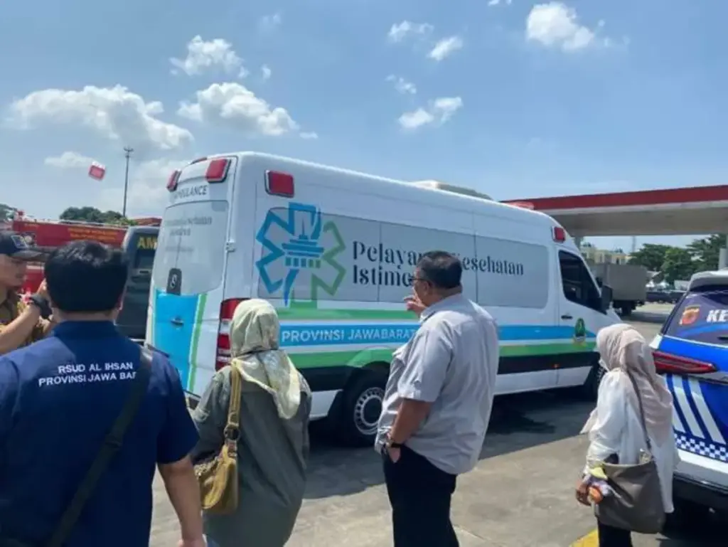 Mobil-Dinas-Gubernur-Jabar-Jadi-RS-Berjalan