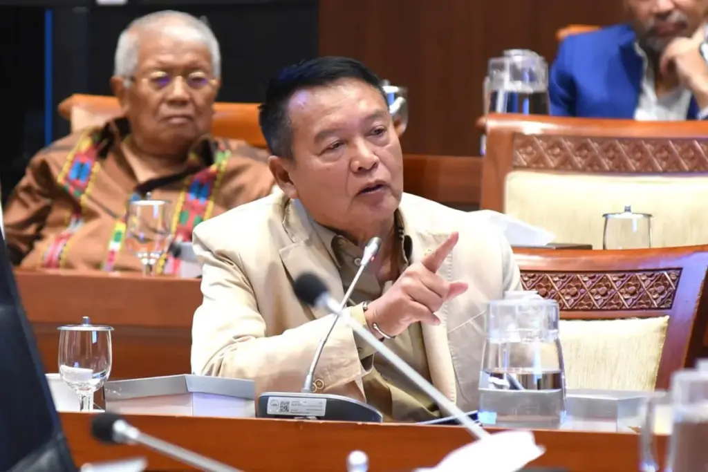 Komisi-I-TB-Hasanuddin