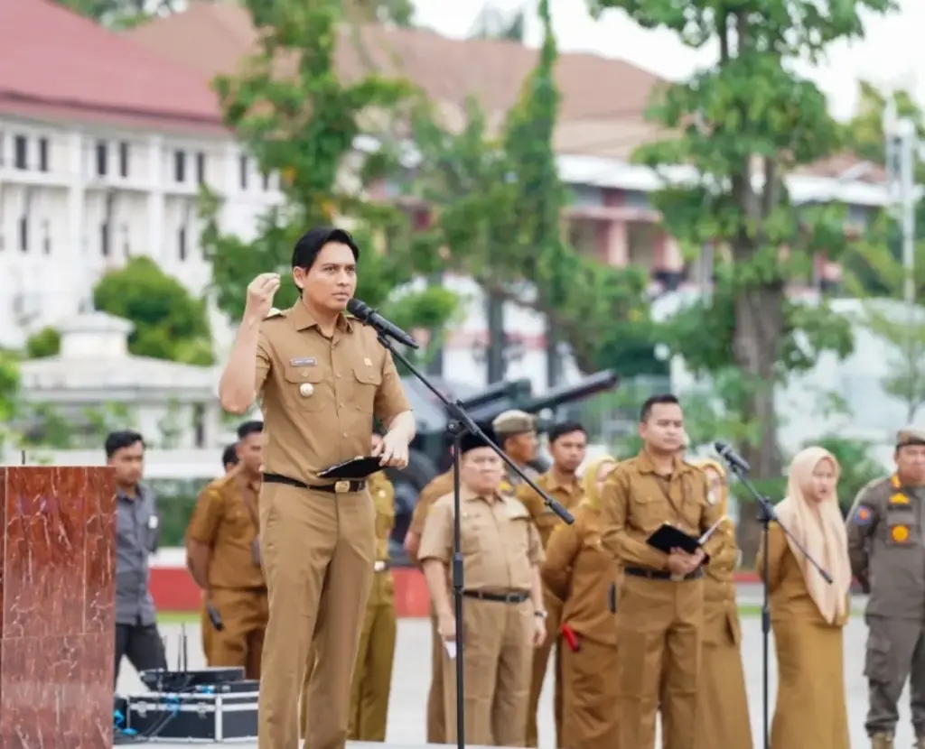 Bupati-Indramayu-Lucky-Hakim