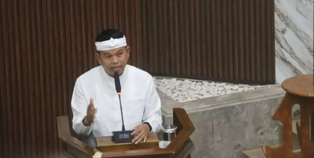 Gebrakan KDM: Bayar Pajak Kendaraan di Jabar Kini Tak Perlu KTP Pemilik Asli, Pungli Rp700 Ribu Tamat! Gubernur-Dedi-Mulyadi