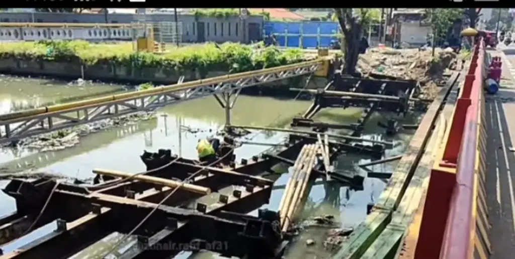 Pembongkaran-Jembatan-Kereta-Api-Sukalila