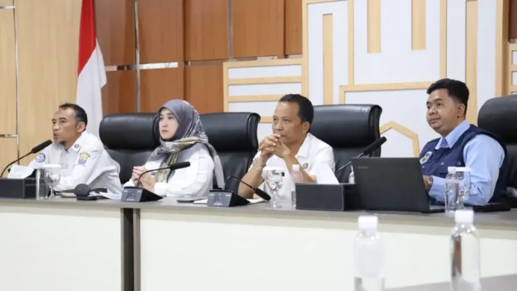 Uji Kelayakan MBG Cirebon, 24 Satuan Pelayanan Gizi Belum Kantongi Sertifikat Higiene Wakil-Wali-Kota-Cirevon-Siti-Farida
