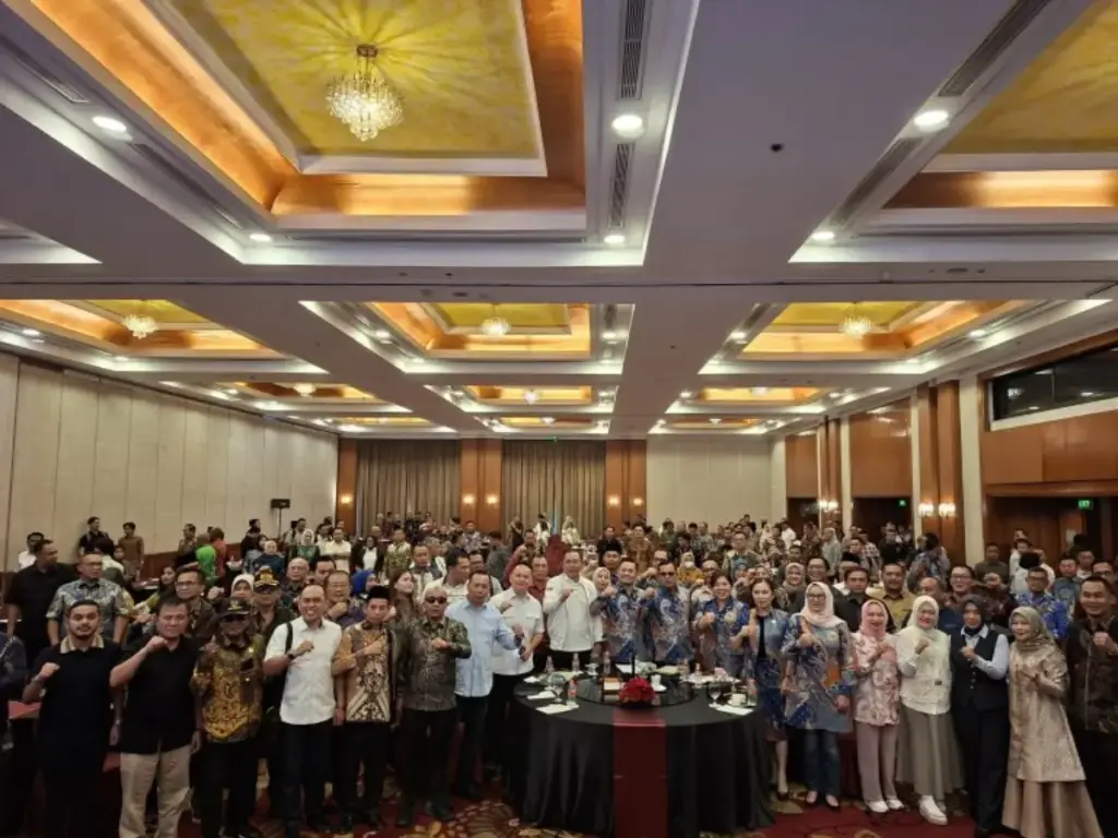 Ketua-DPRD-Kabupaten-Cirebon-Shopi-Zulfia