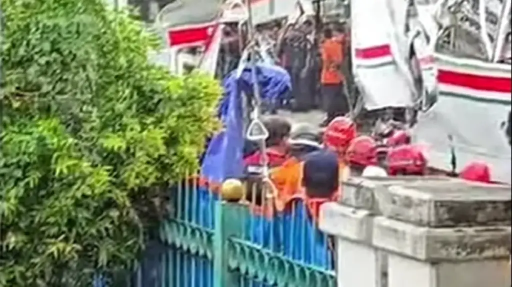 Tragedi-KRL-Bekasi-Timur