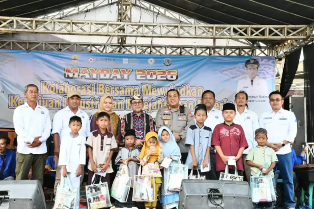 Ketua-DPRD-Kab-Cirebon-Shopi-Zulfia
