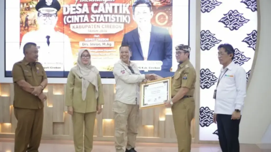 Bupati-Cirebon-Imron