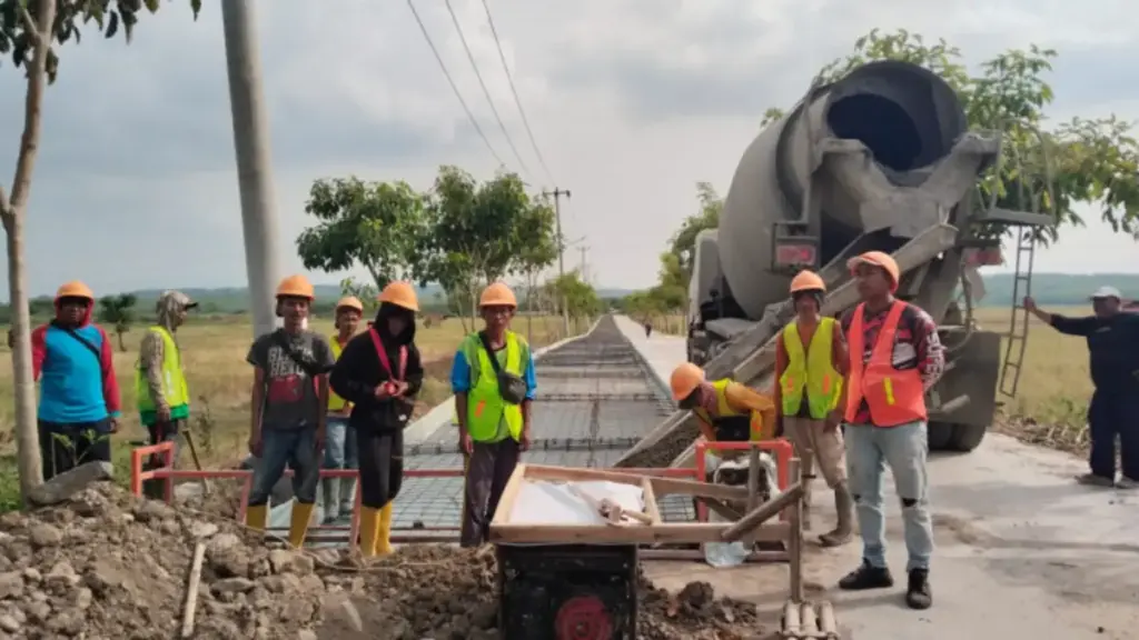 Perbaikan-Ruas-Jalan-Kabupaten-Cirebon