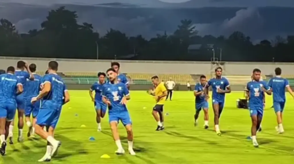 Ujian Mental Juara Persib di Parepare: Badai Absensi, Duka Hodak, dan Misi Kunci Mahkota Super League Persib-Bandung