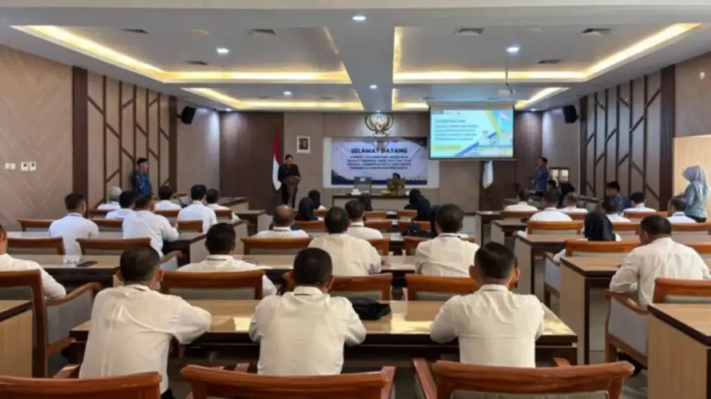 Bupati-Lucky-Hakim-Uji-Kompetensi-ASN