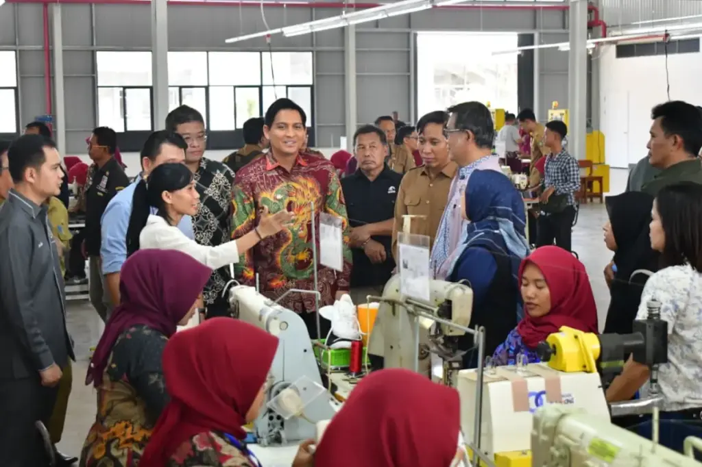 Bupati-Indramayu-Lucky-Hakim
