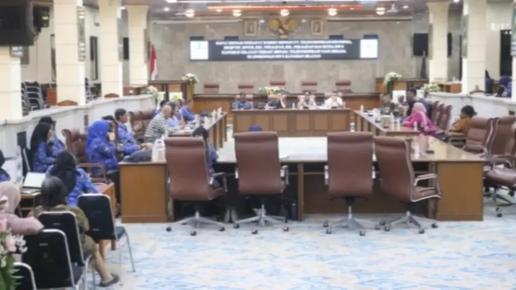 Konflik 20 Tahun Tower Telekomunikasi Samping Keraton Kanoman: Warga Desak Pencabutan Izin, DPRD Audit Total DPRD-Kota-Cirebon