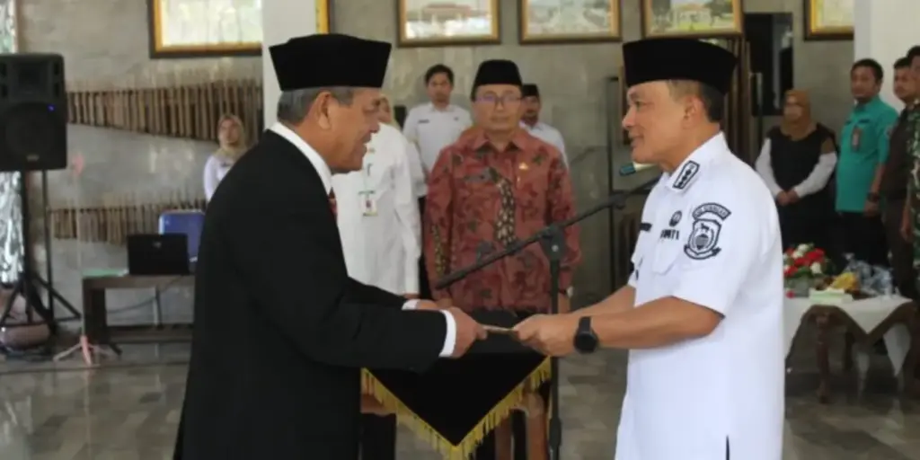 Bupati-Kuningan-Dian-Rachmat-Yanuar