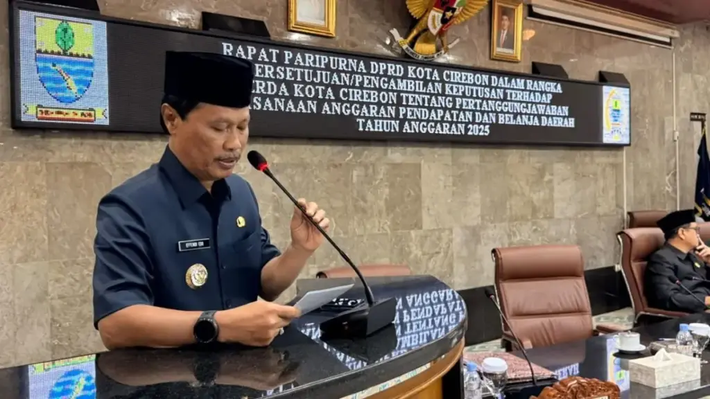 APBD Kota Cirebon 2025 Disetujui, Wali Kota Edo Semprot Birokrasi yang Hanya Kejar Setoran Serapan Anggaran! Wali-Kota-Cirebon-Effendi-Edo