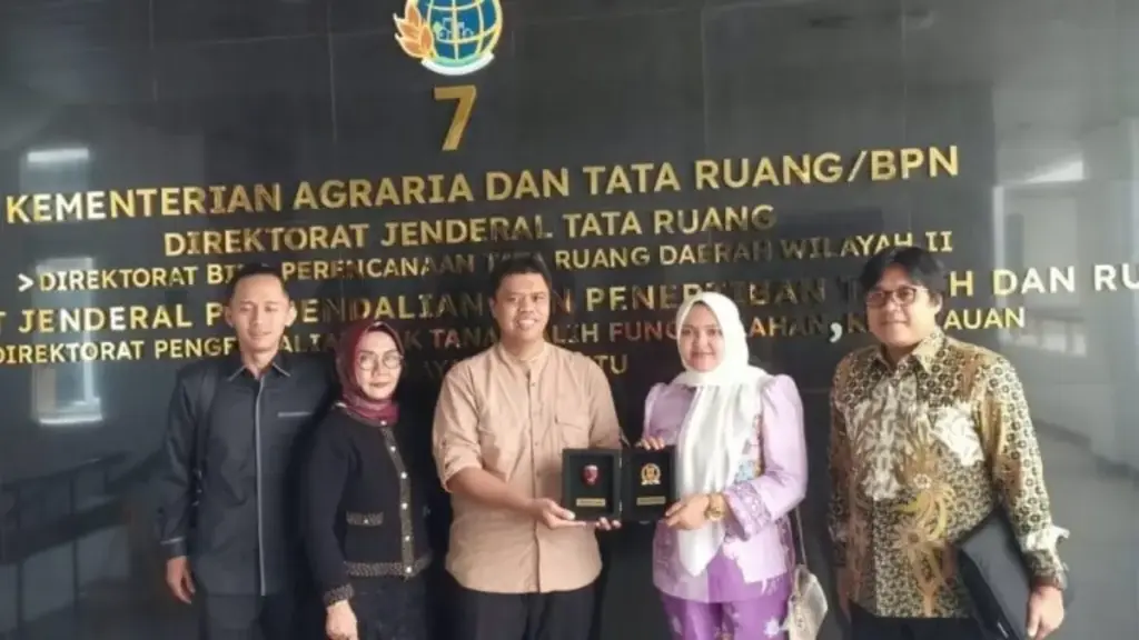 Kawasan Rebana Dikepung Industri, Nasib Lumbung Padi Cirebon Dipertaruhkan di ATR/BPN DPRD-Kabupaten-Cirebon