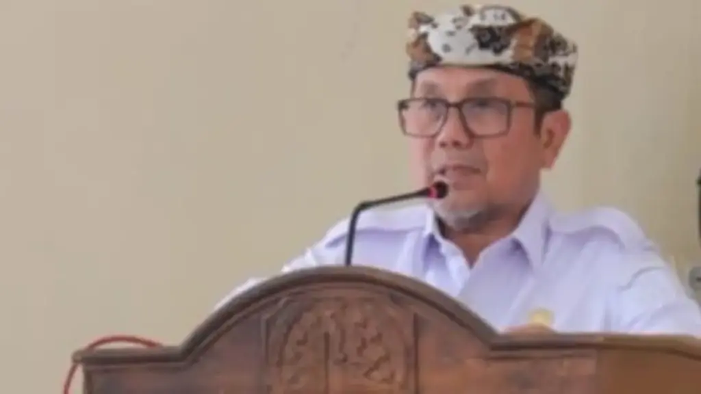 Bupati-Cirebon-Imron