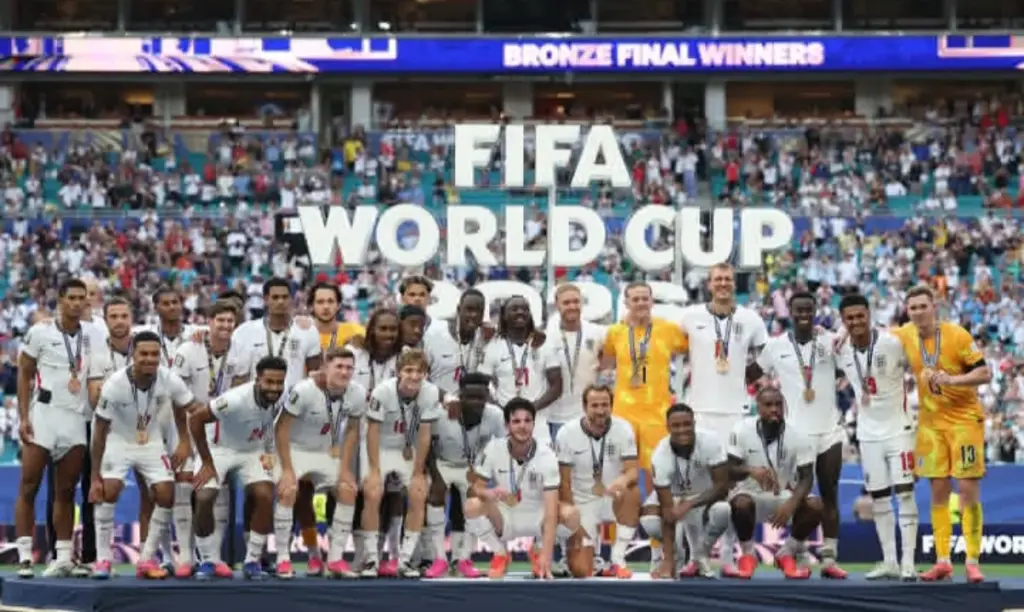 Tragedi Hujan 10 Gol Miami: Inggris Peringkat Ke-3, Rekor Pelé Tumbang, dan Medali 'Spesial' Jason Steele Piala-Dunia-2026-Inggris-Medali-Perunggu