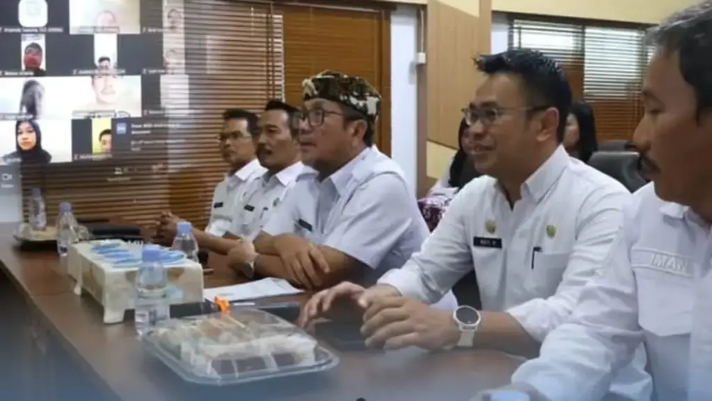 Disnaker Kabupaten Cirebon Saring 1.400 Pendaftar Pelatihan Bahasa dan Budaya Jepang Bupati-Cirebon-Imron