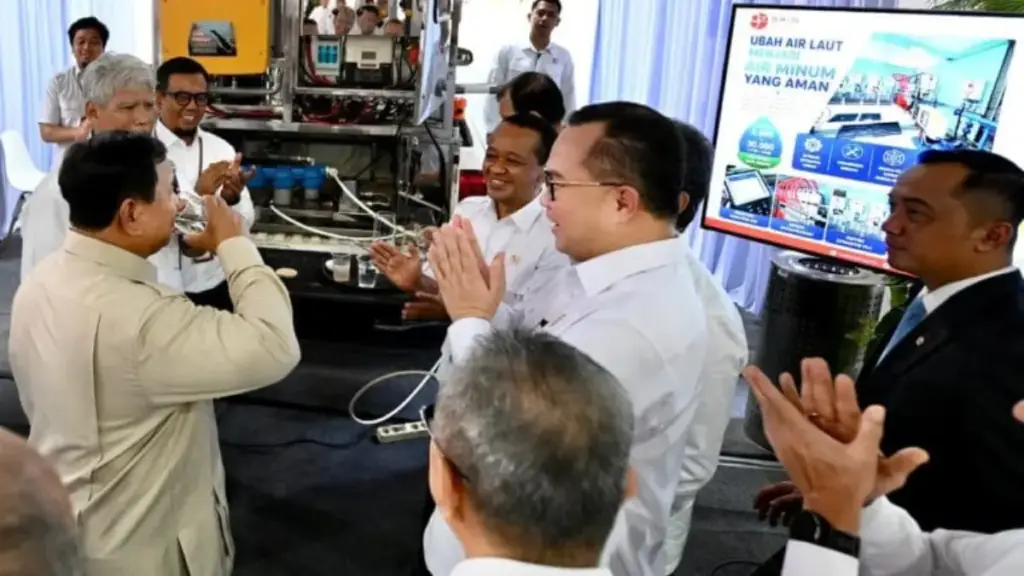 Prabowo Minum Air Banjir Olahan BRIN, Sinyal Tegas Pangkas Impor dan Subsidi Rp26 Triliun Presiden-Prabowo-Subianto