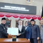 Bupati-Cirebon-Imron
