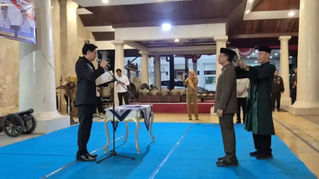 Gebrakan Lucky Hakim, Pelantikan Pj Sekda Indramayu dan Sinyal Reformasi Total Pelayanan Publik Bupati-Indramayu-Lucky-Hakim